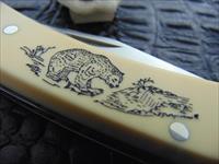 Schrade USA SC705 Scrimshaw Edition Bear Scene