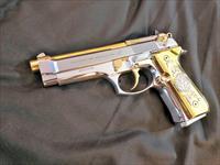 GORGEOUS Beretta 92 Custom 24k gold and bright stainless Versace grips Img-1