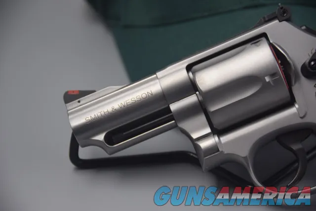 SMITH & WESSON MODEL 69 STAINLESS .44 MAGNUM 2.75-INCH REVOLVER Img-2