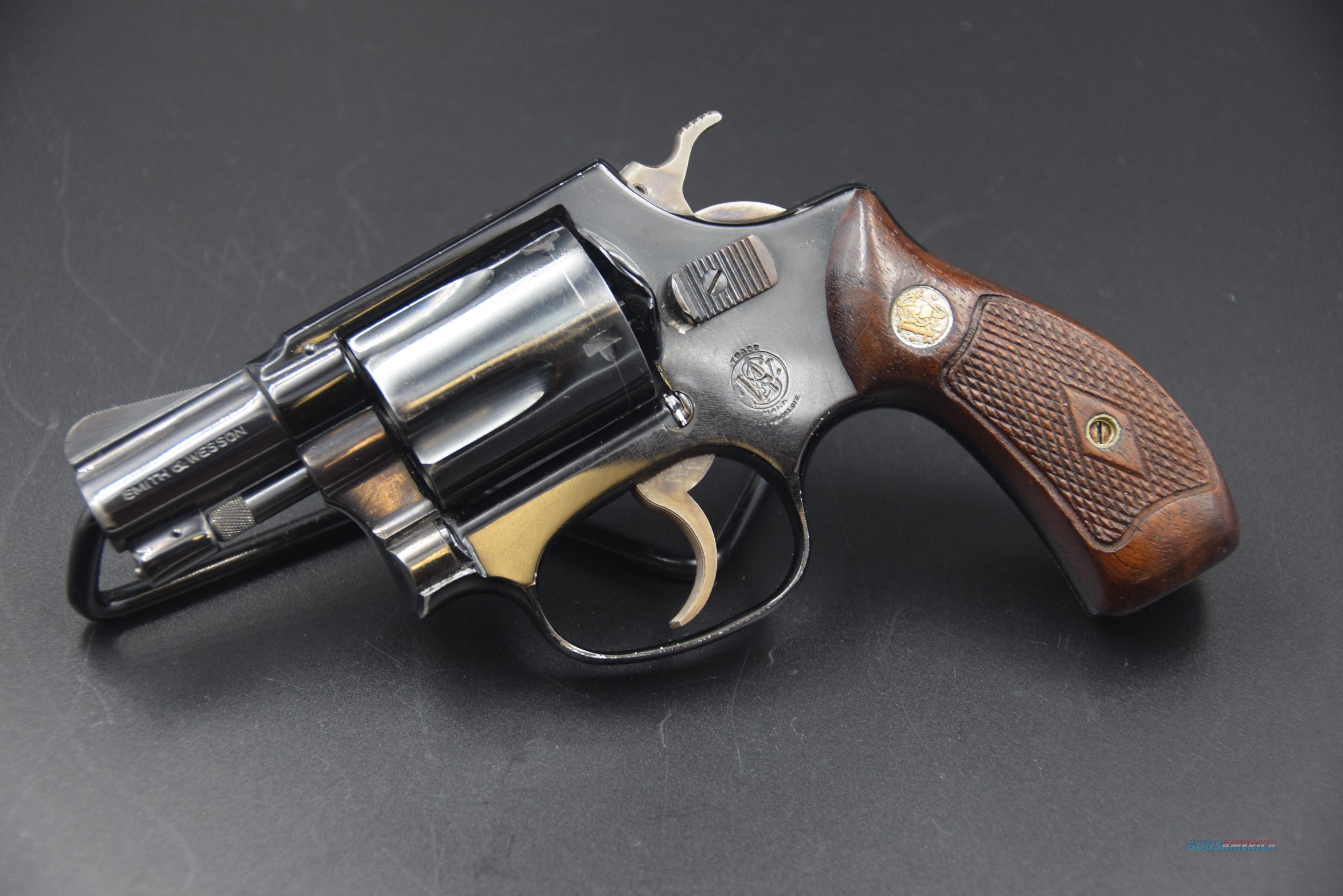 S&W MODEL 37 LIGHTWEIGHT .38 SPECIAL REVOLVER WITH FLAT LATCH