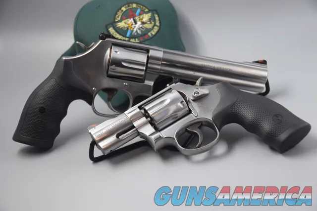 PAIR OF S&W MODEL 686 STAINLESS .357 MAGNUM REVOLVERS - BEST OF TWO WORLDS Img-1