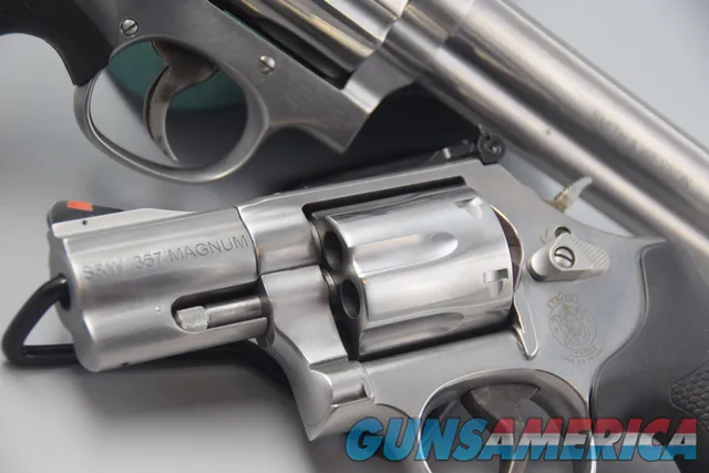 PAIR OF S&W MODEL 686 STAINLESS .357 MAGNUM REVOLVERS - BEST OF TWO WORLDS Img-4