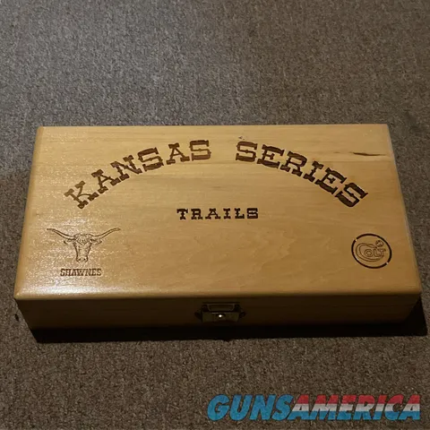Colt Kansas Series Trails Shawnee Pistol Revolver Wood Box Case Display Img-1