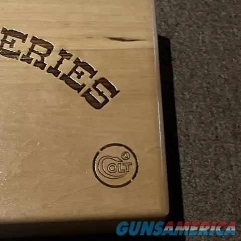 Colt Kansas Series Trails Shawnee Pistol Revolver Wood Box Case Display Img-5