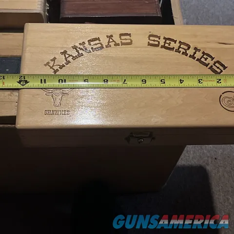 Colt Kansas Series Trails Shawnee Pistol Revolver Wood Box Case Display Img-9