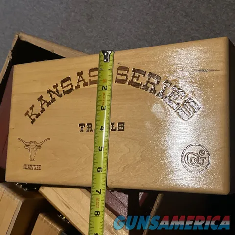 Colt Kansas Series Trails Shawnee Pistol Revolver Wood Box Case Display Img-10