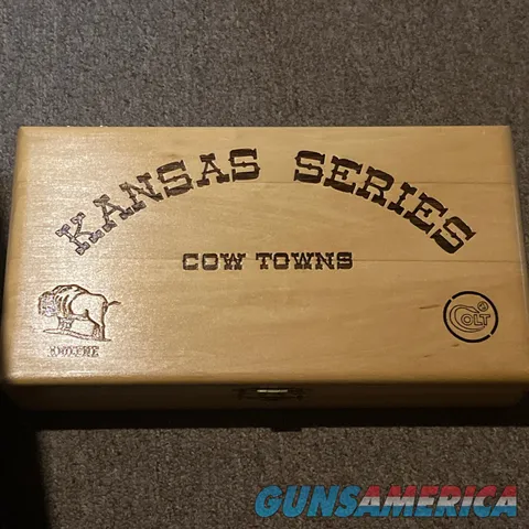 Colt Kansas Series Cow Towns Abilene Revolver Wood Box Case Display Img-1