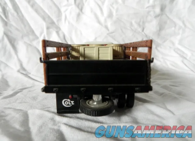 COLT FIREARMS Diamond-T Stake Truck 1/34 Scale Img-7