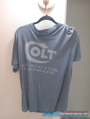 Colt T-Shirt Mens Large L Firearms Gray Casual Lightweight Short Sleeve Tee Img-1