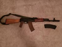 Bulgurian AK 47 circle 10 with sling and two magazines and cleaning kit Img-1