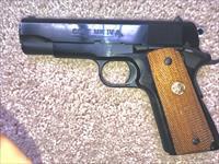 Colt Combat Commander .45 ACP Series 80 MK IV.  Very good+ condition.