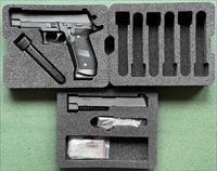 Sig Sauer P226 TACOPS 9mm + .40S&W Cal Exchange Kit + .357Sig Barrel + Case