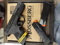 Mossberg MC2c 9mm 4" 13/15rd mags Safety