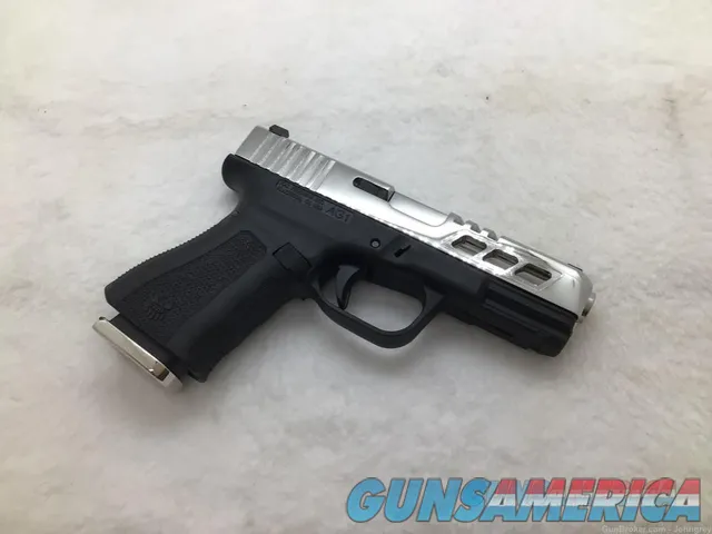Glock 19 gen 3 9mm Custom engraved  Img-2