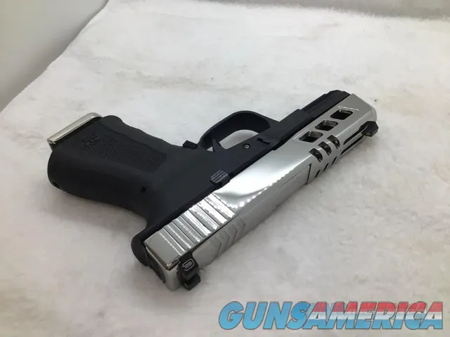 Glock 19 gen 3 9mm Custom engraved  Img-3