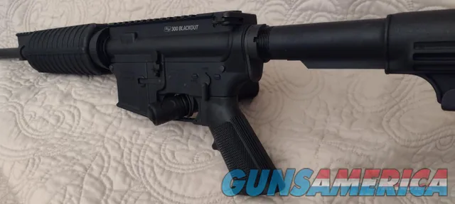 WINDHAM WEAPONRY Never Fired AR15 .300 Blackout 16" model SRC-R16FTT-300