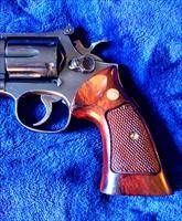 Smith and Wesson    Img-3