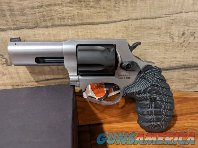 New Taurus 605 Defender - .357 Magnum Gray/Black grip, NIB
