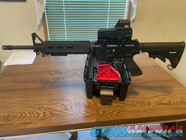 AR-15 and EOTech Sight