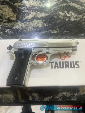 Taurus PT-92 725327600534 Img-1