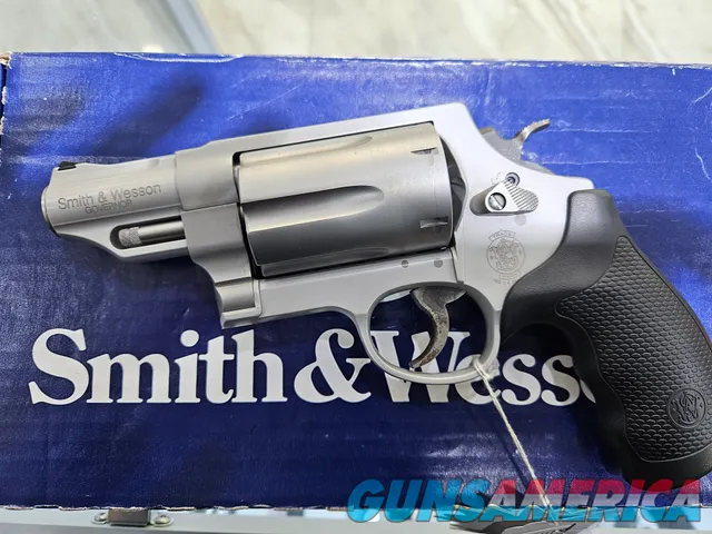 Smith And Wesson Governor 2.75in SKU:16410 Sliver .45 Colt/.410 GA 5 Shot