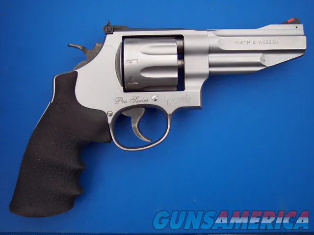 Smith & Wesson 627 Pro Series 8 shot .357 Mag 4" SS *NEW* 178014
