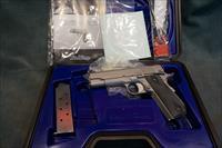 Dan Wesson 45ACP Valor Commander w/box and papers Img-1