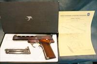 High Standard Victor 22LR w/box,papers and extra magazine Img-1