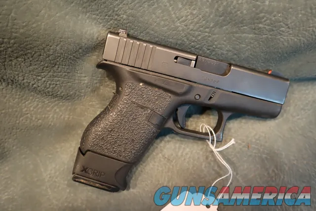 Glock Model 43 9mm with night sights Img-3