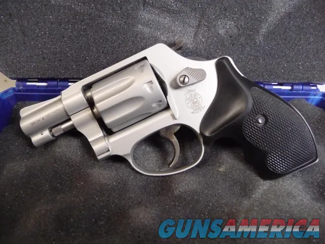 SMITH & WESSON .22 M#317 Img-1
