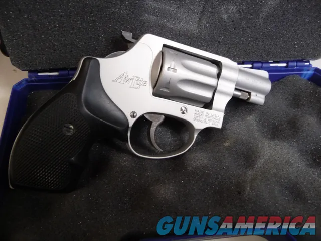 SMITH & WESSON .22 M#317 Img-3