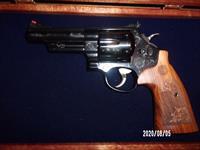 Smith Wesson 29 .engraved .44 mag with case Img-2