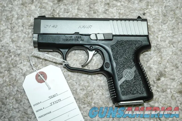 Kahr CM40 .40 S&W with 1 mag and box Img-3