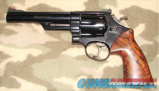 Smith & Wesson 57  Img-1