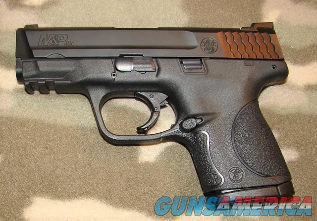 Smith & Wesson M&P 40c Img-1
