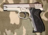Smith & Wesson 5943 Img-1