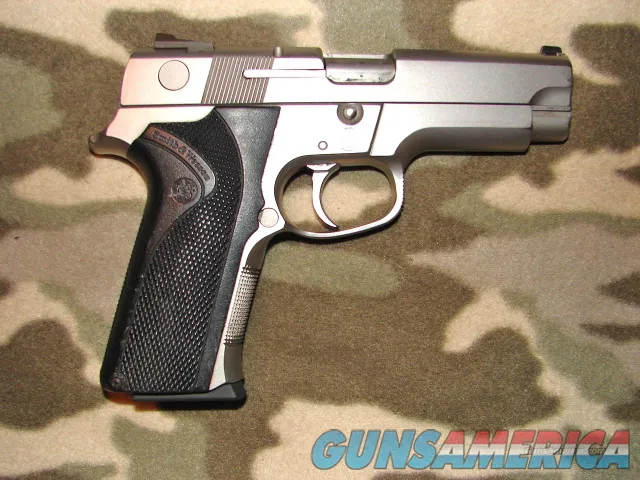 Smith & Wesson 4046 Img-1