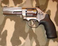 Smith & Wesson 617-6  Img-1