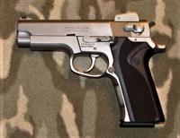 Smith & Wesson 4006 Img-1