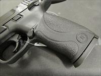 Smith and Wesson M&P 22 22 LR Img-4