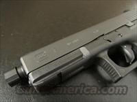 Glock 17 GEN3 4.48 17 Round 9mm Luger with Threaded Barrel Img-7