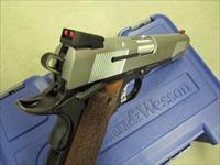 Smith & Wesson Model SW1911 Pro Series .45 ACP/AUTO 178011 Img-10