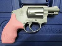 Smith & Wesson Model 642 Airweight Pink Grips .38 Special +P Img-2