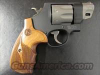 Smith & Wesson Model 327 8-Shot 2".357 Mag 