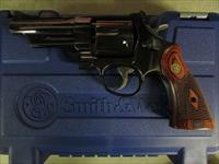 Smith and Wesson   Img-2