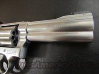 Smith & Wesson Model 617 10-Shot .22LR 4 Barrel Img-4