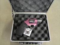 Charter Arms Chic Lady 2 Pink / Stainless .38 Spl Revolver 72242 Img-10