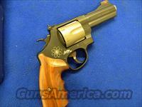 SMITH AND WESSON 329PD 44MAG Img-2