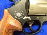 SMITH AND WESSON 329PD 44MAG Img-4