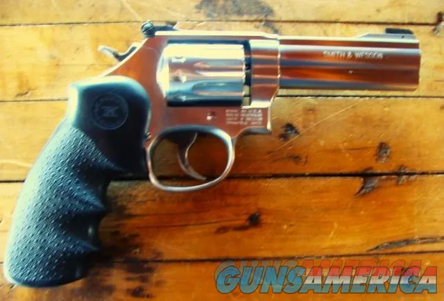  New 617 Smith & Wesson 10 shot, Stainless, Hard Case & Papers